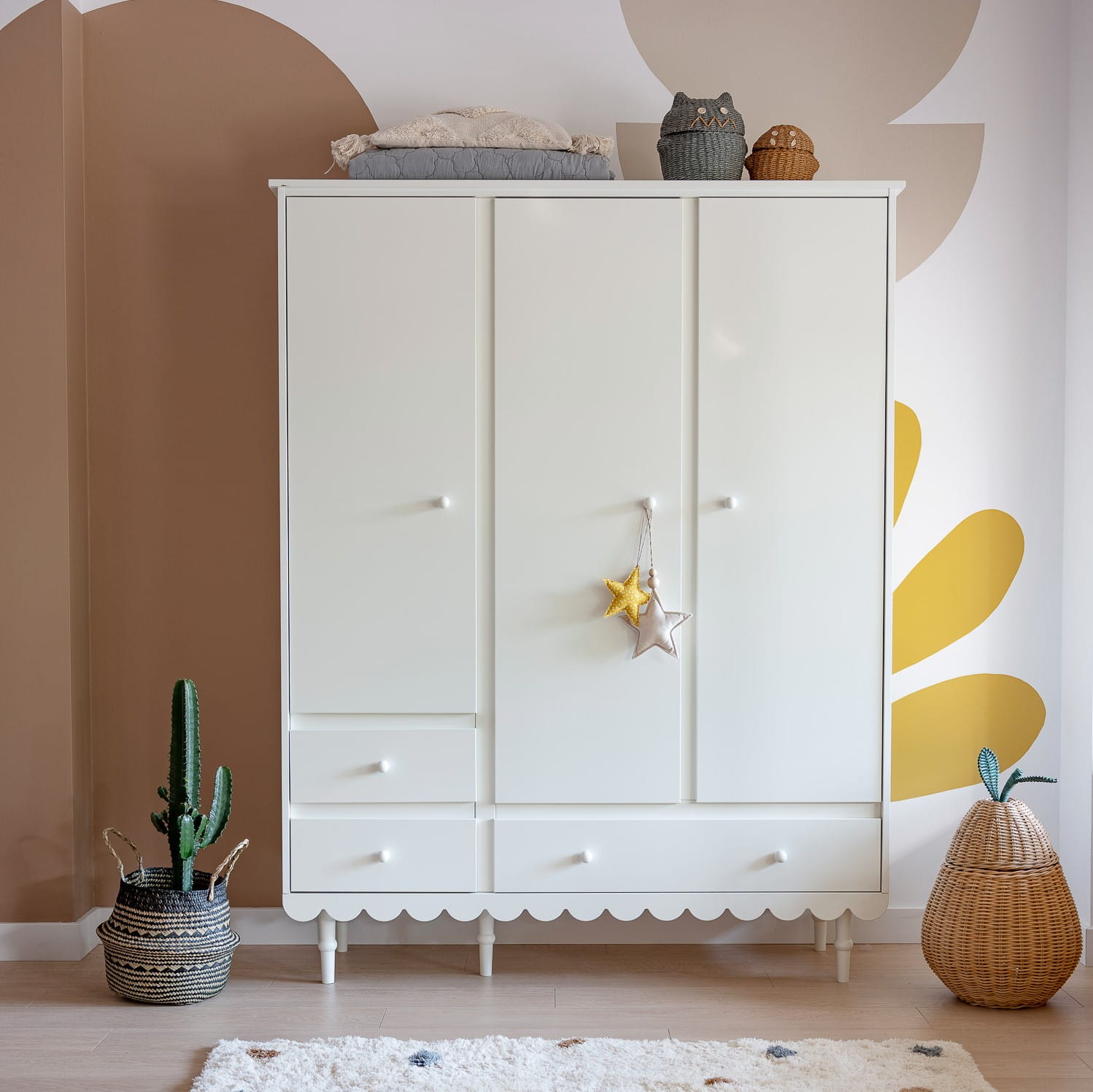 szafa trzydrzwiowa dla dziewczynki